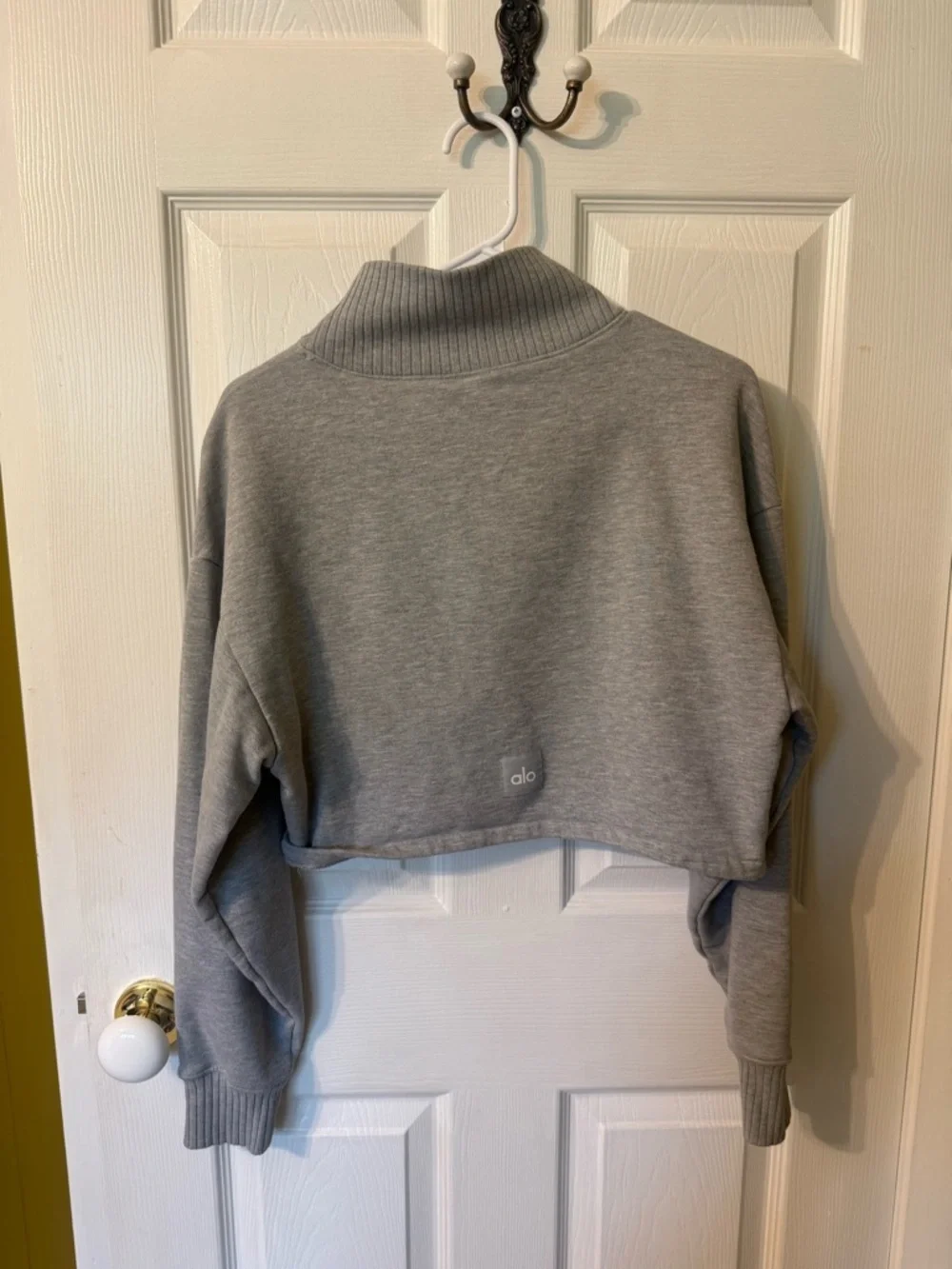 ALO Yoga Cropped Gray Turtleneck Sweater - Picture 4 of 4